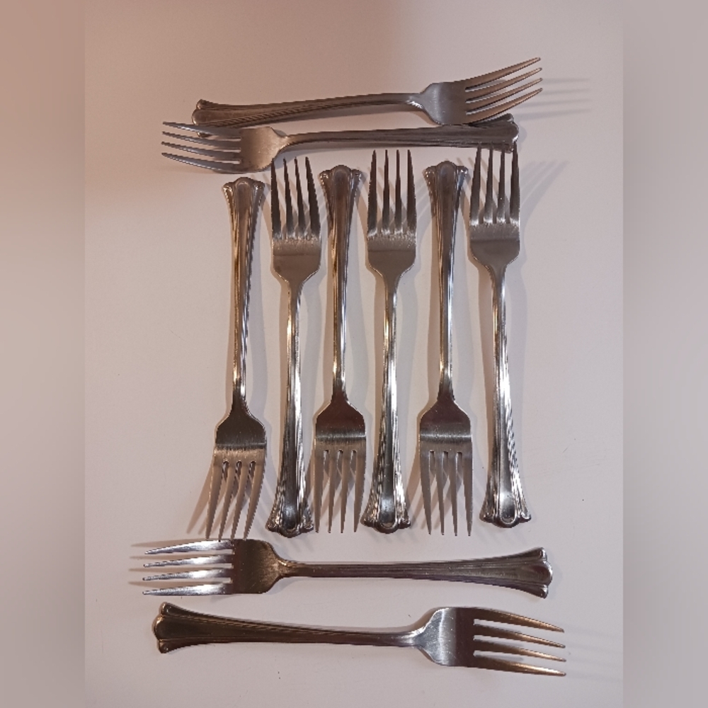 Oneida Stainless steel Dinner Forks set of 10